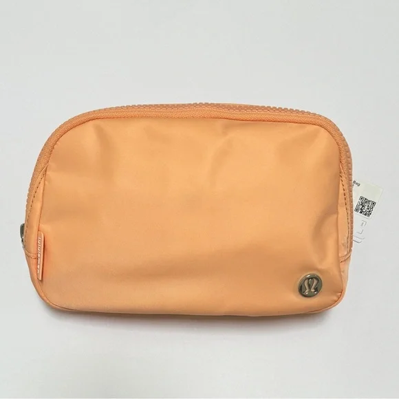 Lululemon Peach Bellini Everywhere Belt Bag 1L - Picture 3 of 4